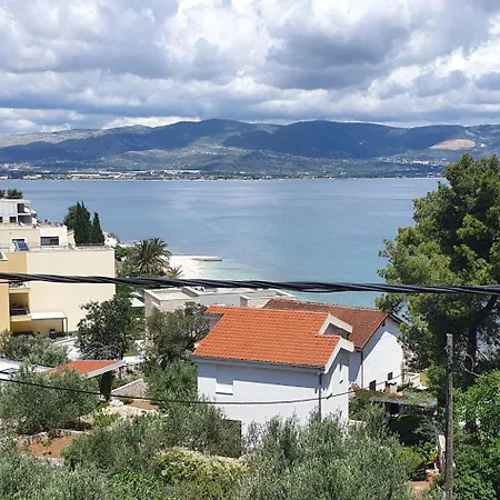 Apartman Sea Land 1 *