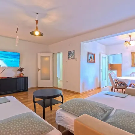 Sea Land 1 Apartment *
